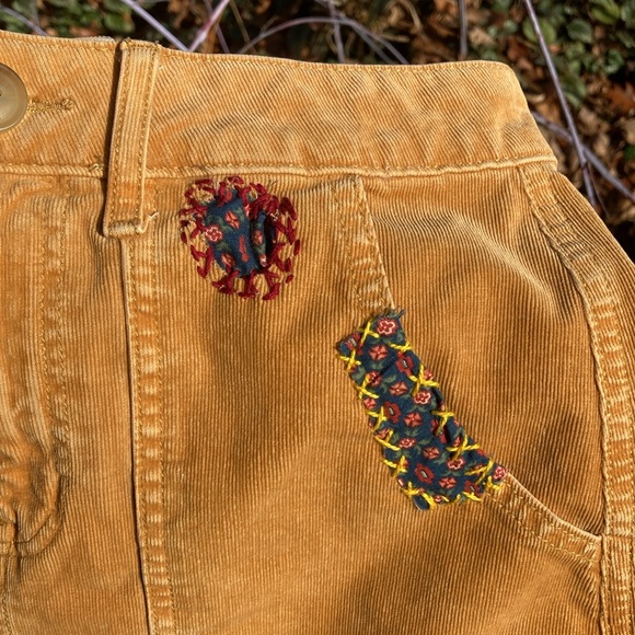 Corduroy skirt upcyled hand embroidered - Picture 2 of 8